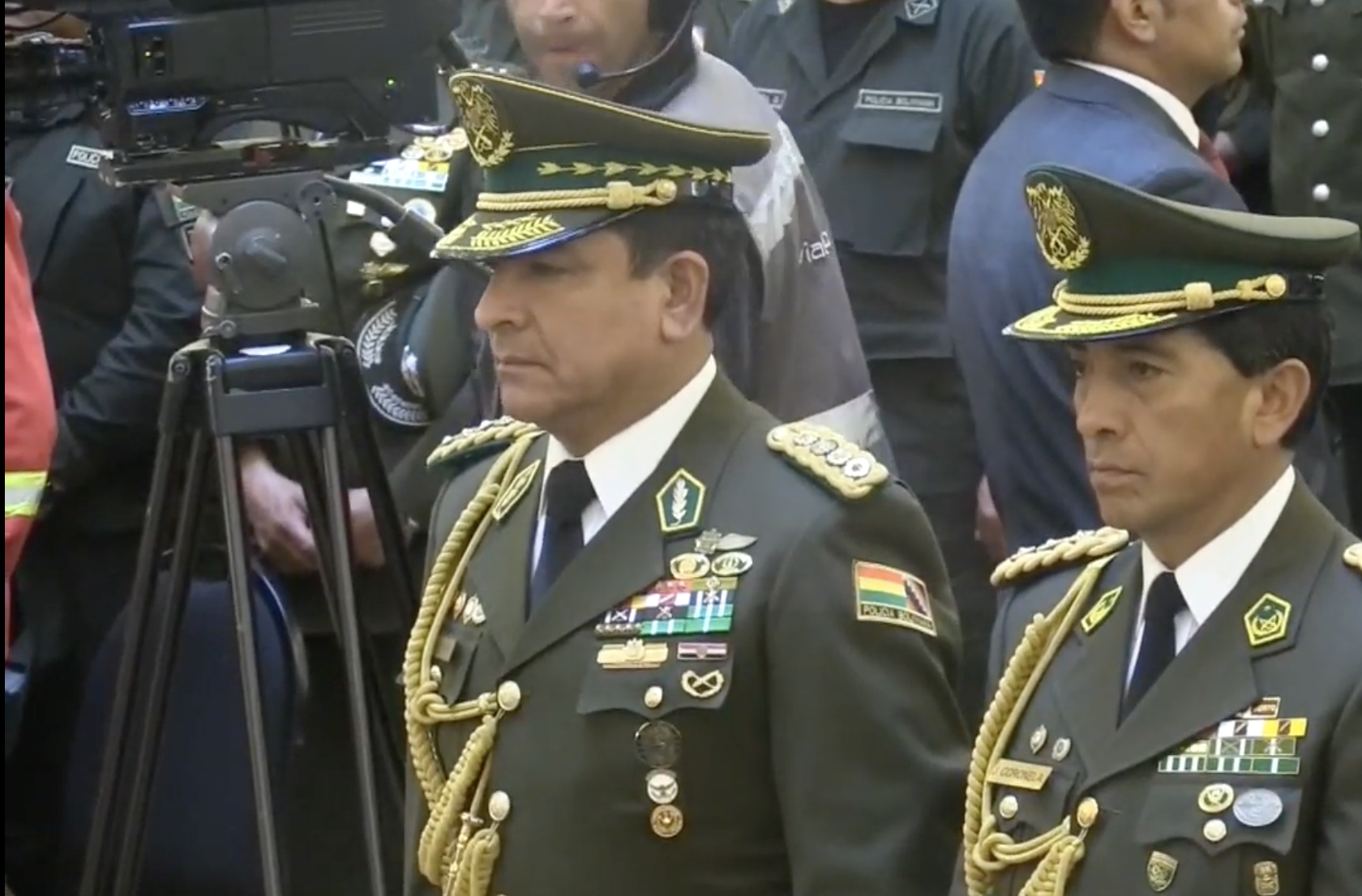 Nuevo comandante de la Policía boliviana toma juramento en un momento de transición