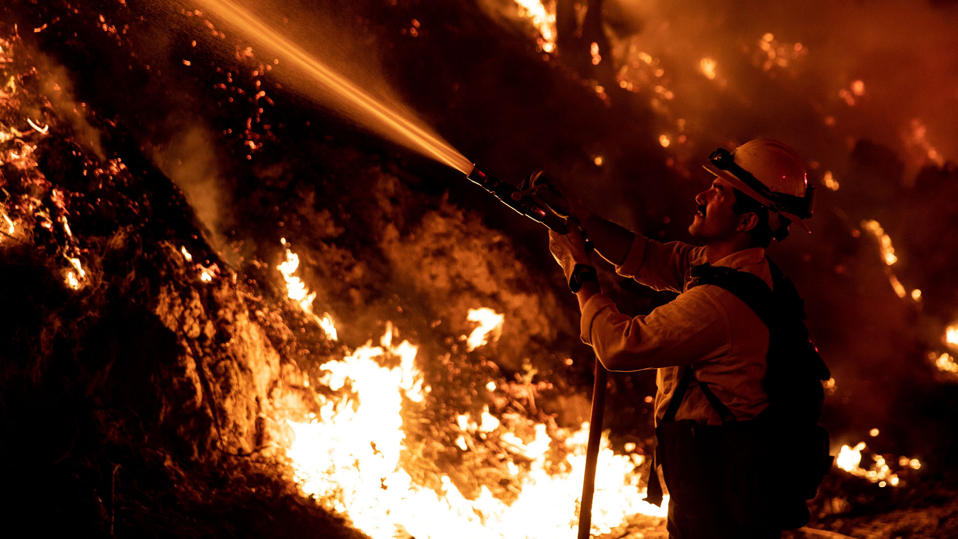 Trump califica de ‘terrible’ la labor del gobernador de California ante incendios Trump califica de ‘terrible’ la labor del gobernador de California ante incendios