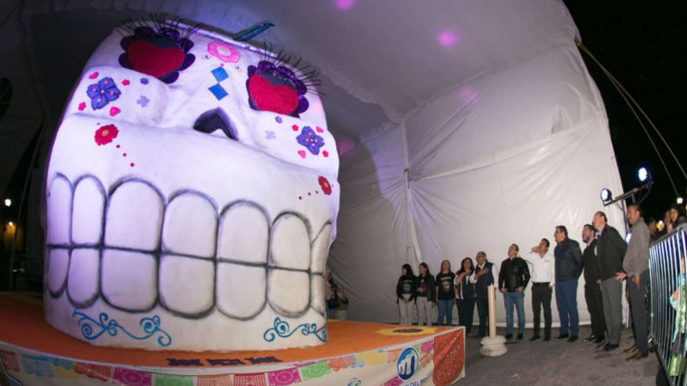 Exhiben en San Juan del Río la calavera de azúcar más grande del mundo Exhiben en San Juan del Río la calavera de azúcar más grande del mundo