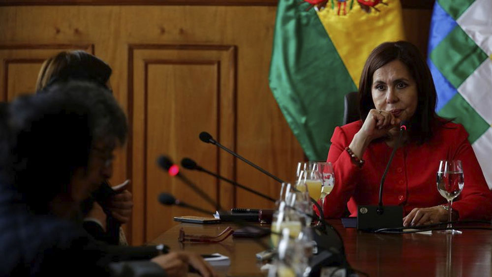 Advierten por riesgo para ex ministros de Evo Morales acogidos por México