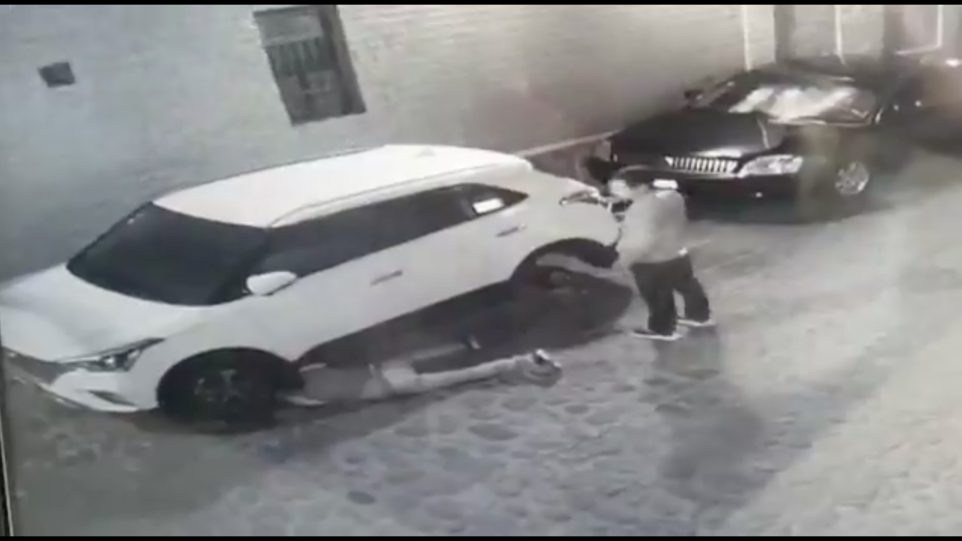 #Video Roban llantas de camioneta en minutos en Álvaro Obregón