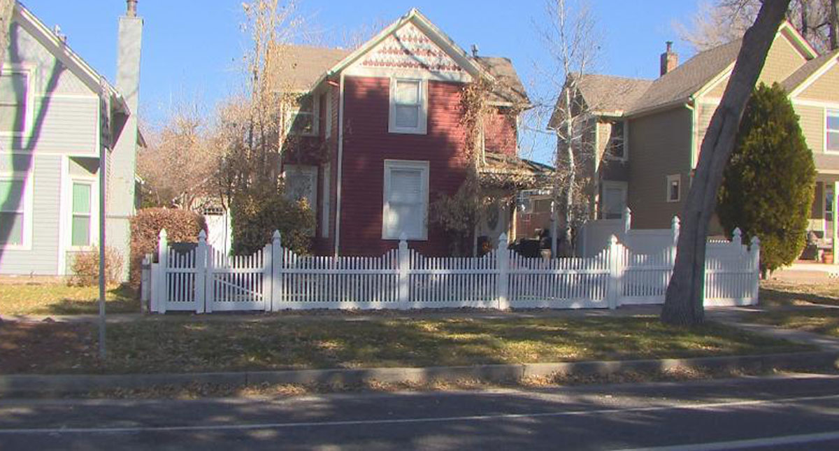 Encuentran a 26 niños detrás de falsa pared en guardería de EE.UU.