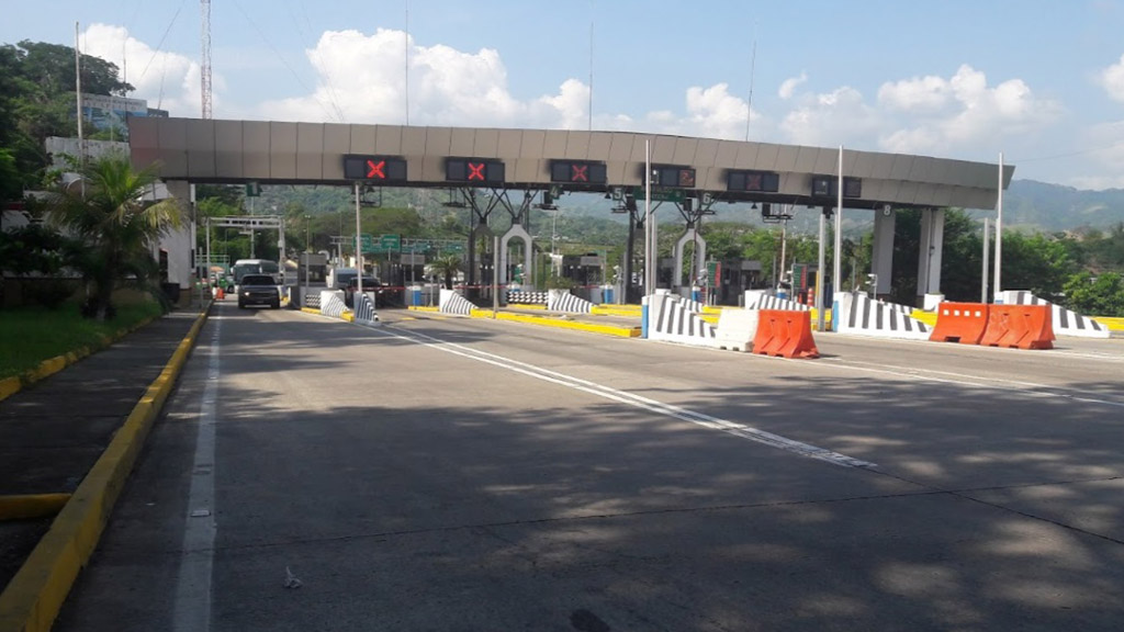 Manifestantes toman caseta La Venta de la Cuernavaca-Acapulco