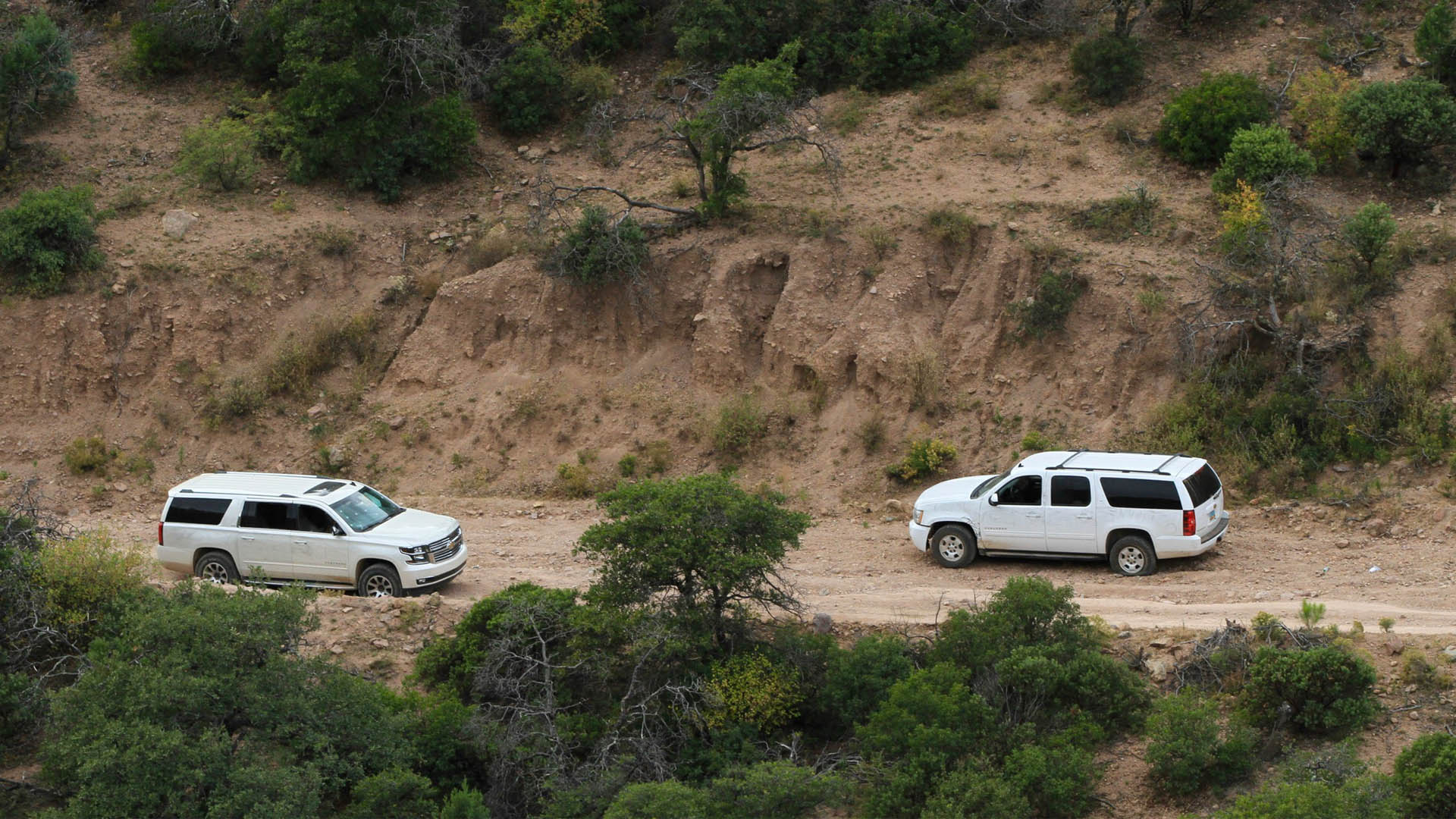 Llegan a La Mora restos de víctimas de ataque contra familia LeBarón