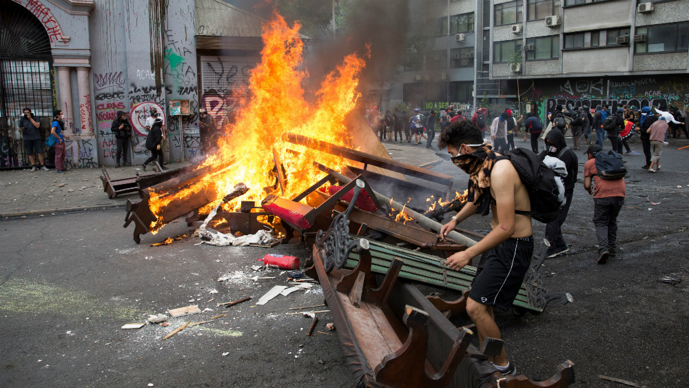 Chile cumple tres semanas de protestas con una masiva marcha en Santiago