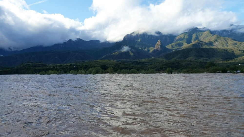 Reportan deslaves e inundaciones en 14 municipios de Chihuahua