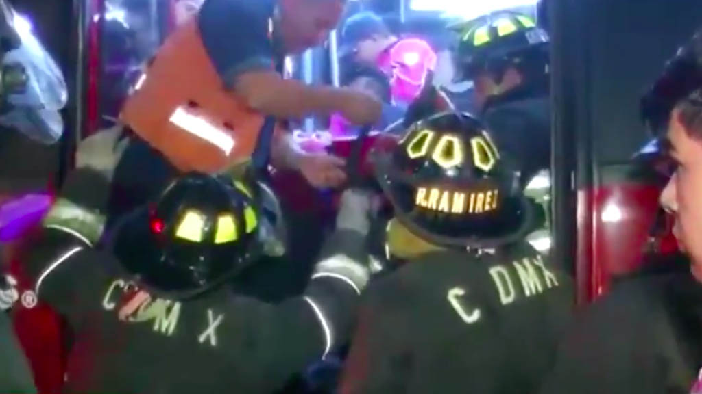 Choque de Metrobús deja al menos tres heridos en Insurgentes