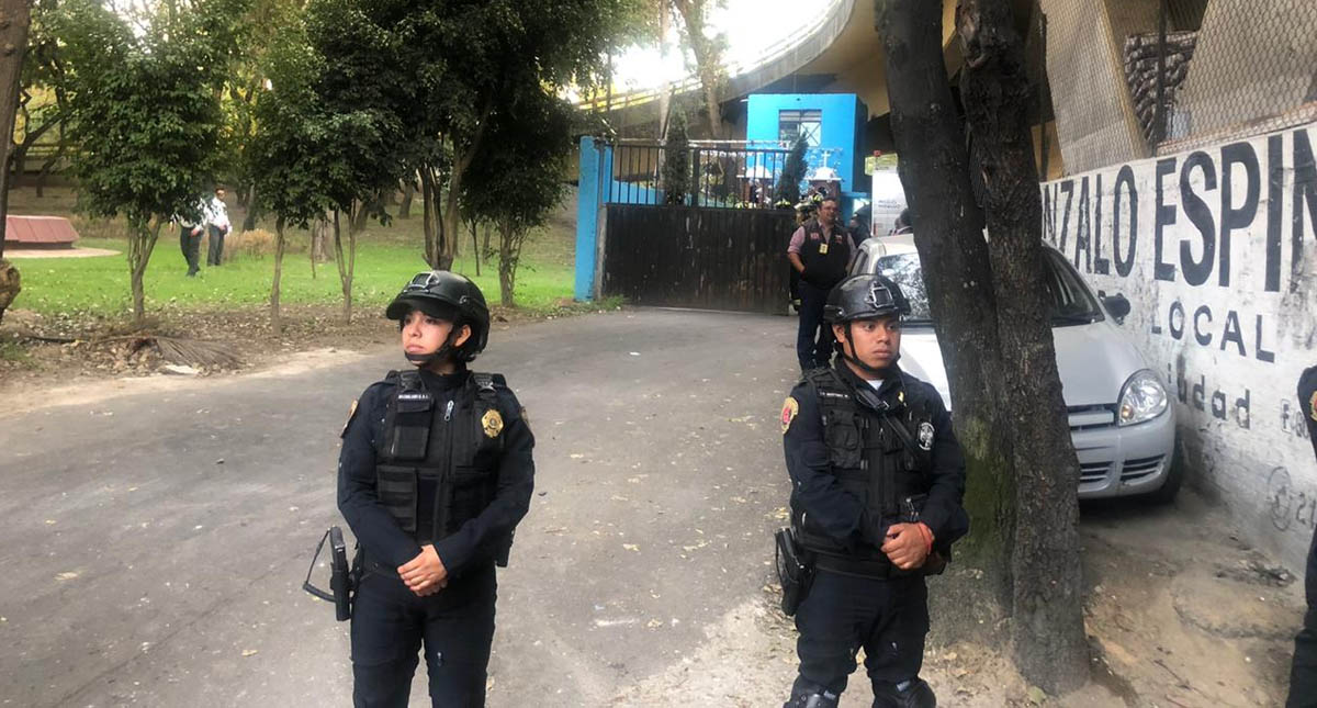 Hallan a hombre colgado a un costado de Río San Joaquín