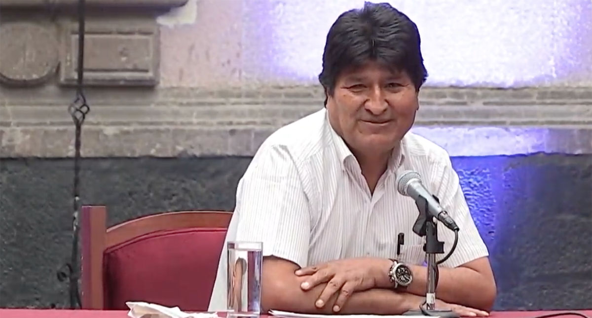 Claro que puede entrar a Bolivia, asegura Jeanine Áñez a Evo Morales