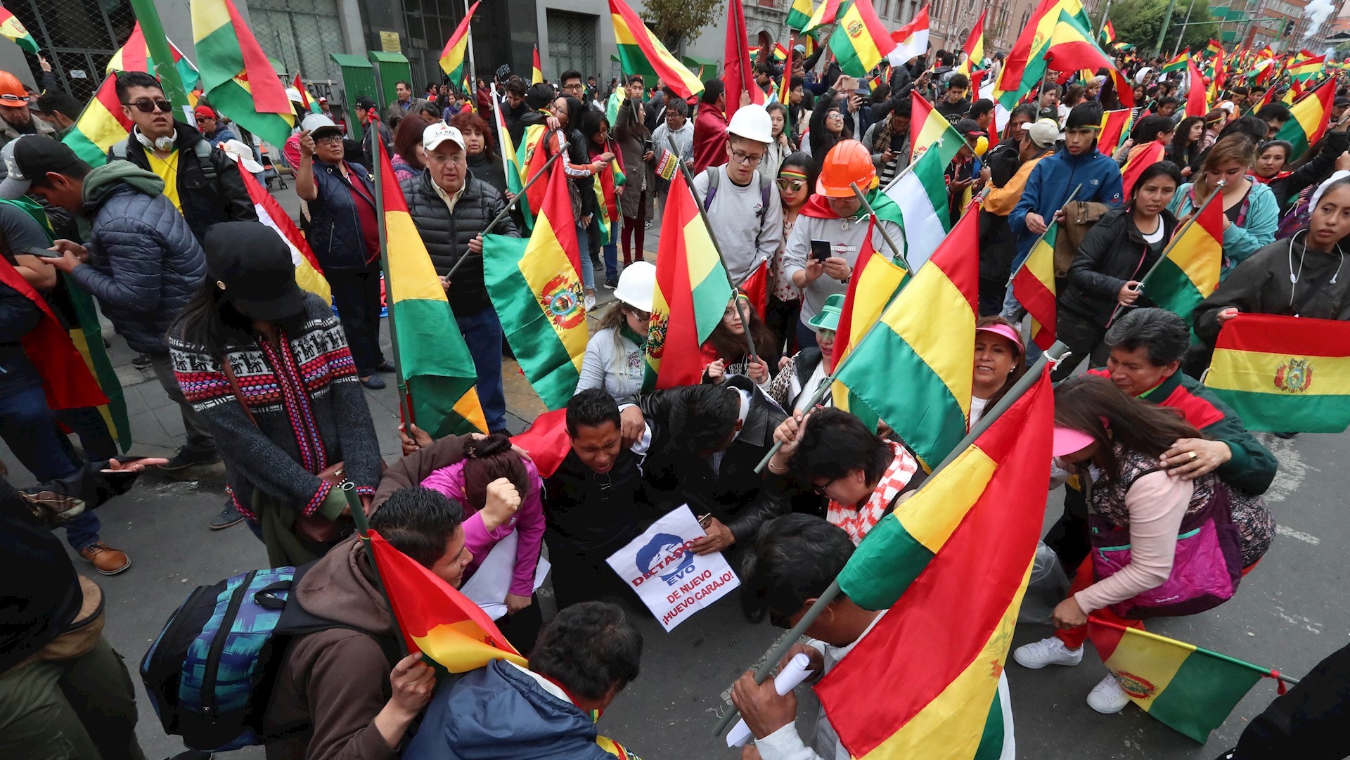 Vacío de poder, confusión e incertidumbre en Bolivia tras renuncia de Evo Morales, afirma el Dr. Daniel Zovatto