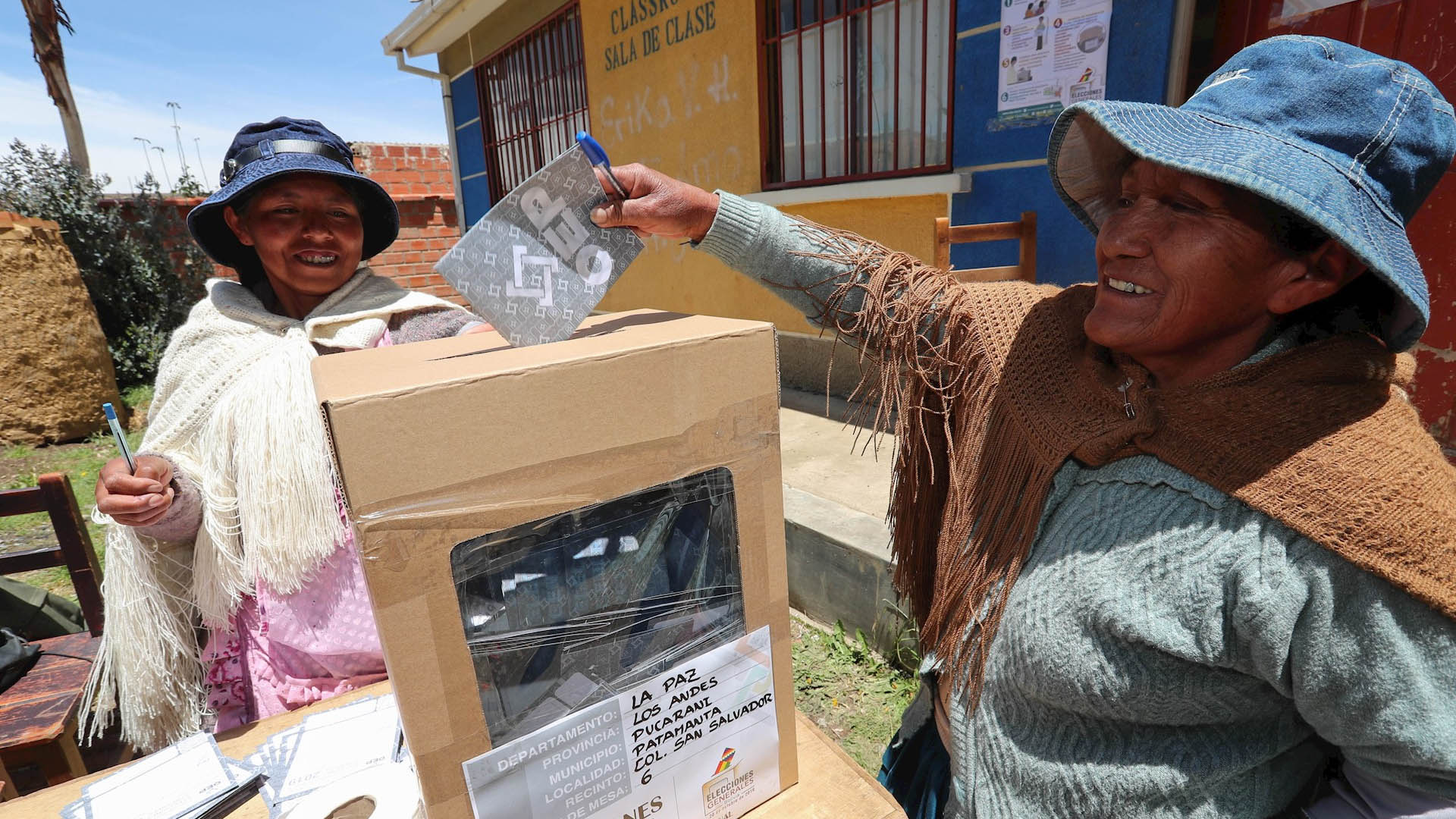 Oposición presenta pruebas de sus acusaciones de fraude electoral en Bolivia