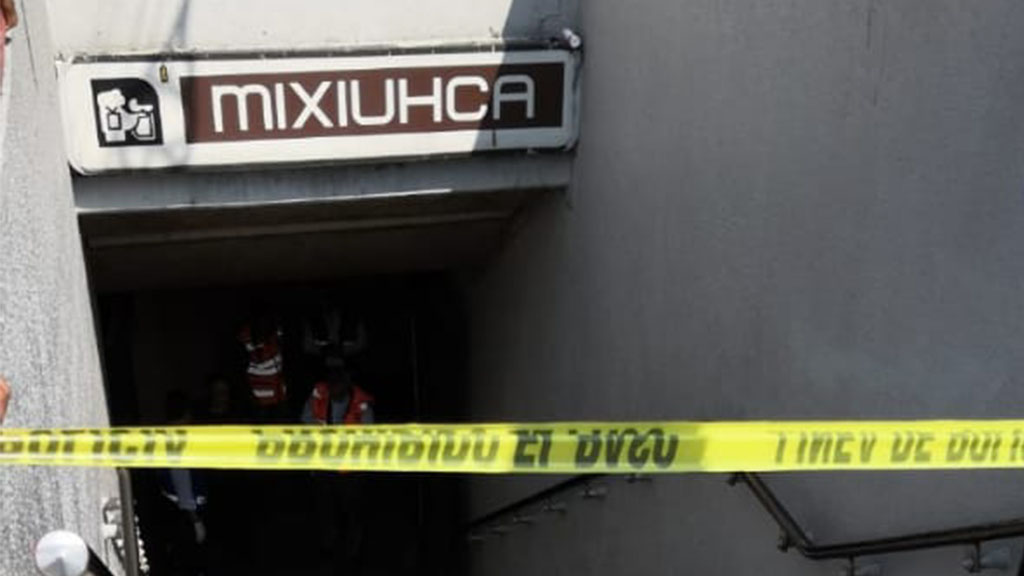 Hombre muere en escaleras del Metro Mixiuhca
