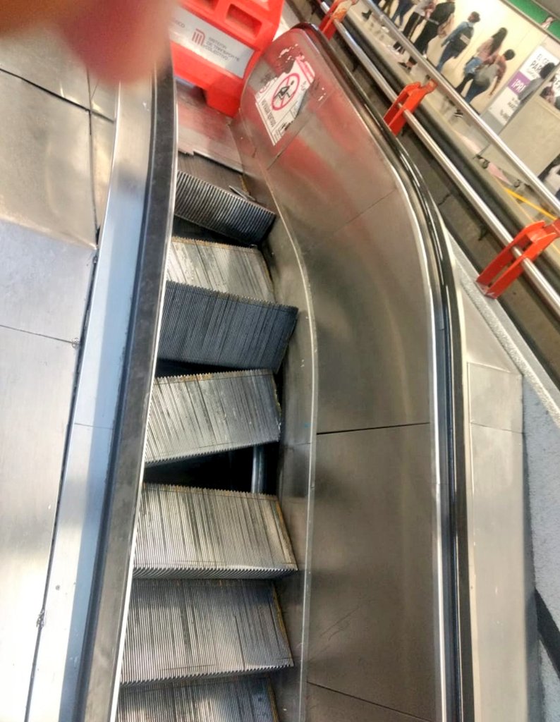 Fallan escaleras eléctricas en Metro Chabacano - escaleras-metro-chabacano-falla-2