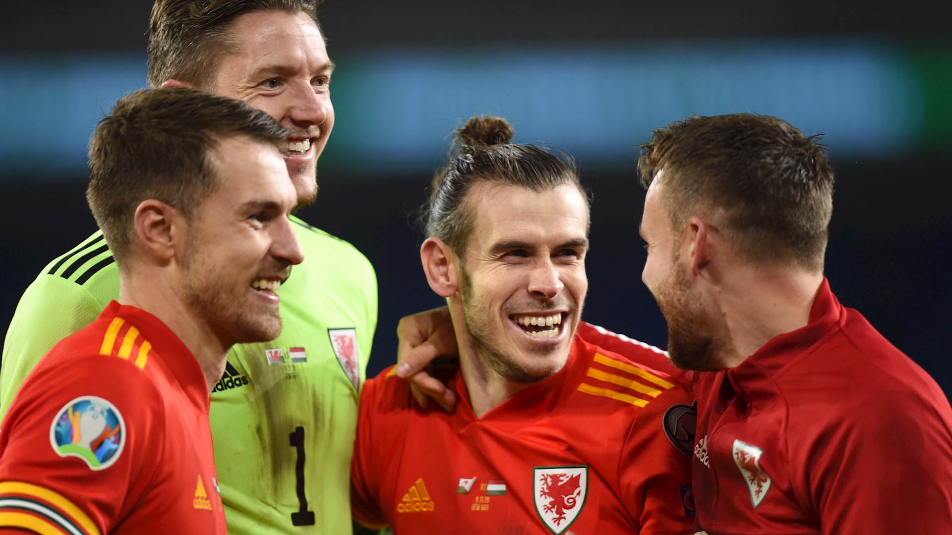 Gales califica a la Euro y Bale se burla del Real Madrid