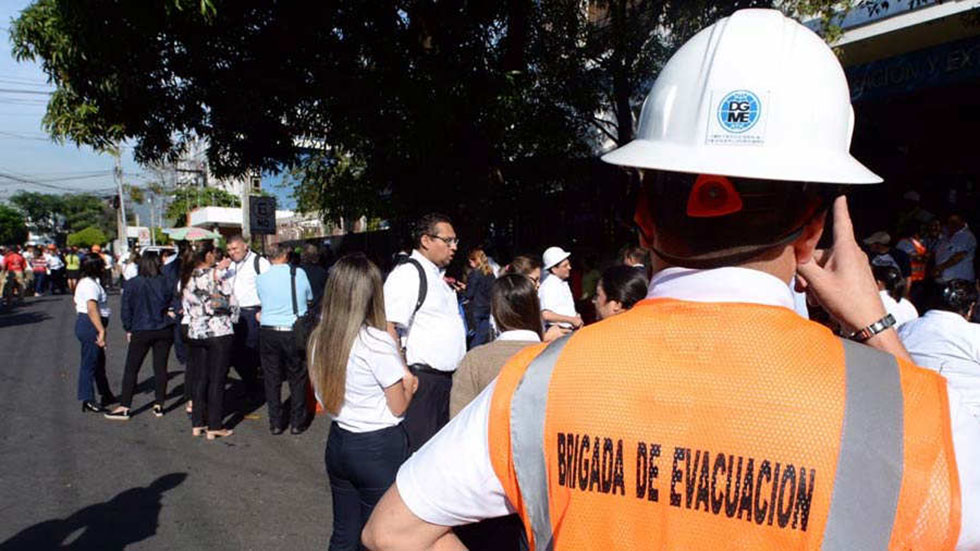 Sismo de magnitud 3.9 alarma a la capital de El Salvador