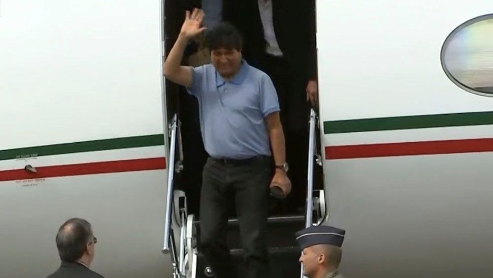 Evo Morales, bajo condición de asilado, llega a México