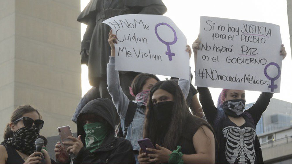 Feministas anuncian marcha al Zócalo; piden evitar presencia de policías