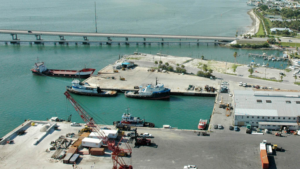 Puertos de Florida y México firman acuerdo para promover comercio bilateral