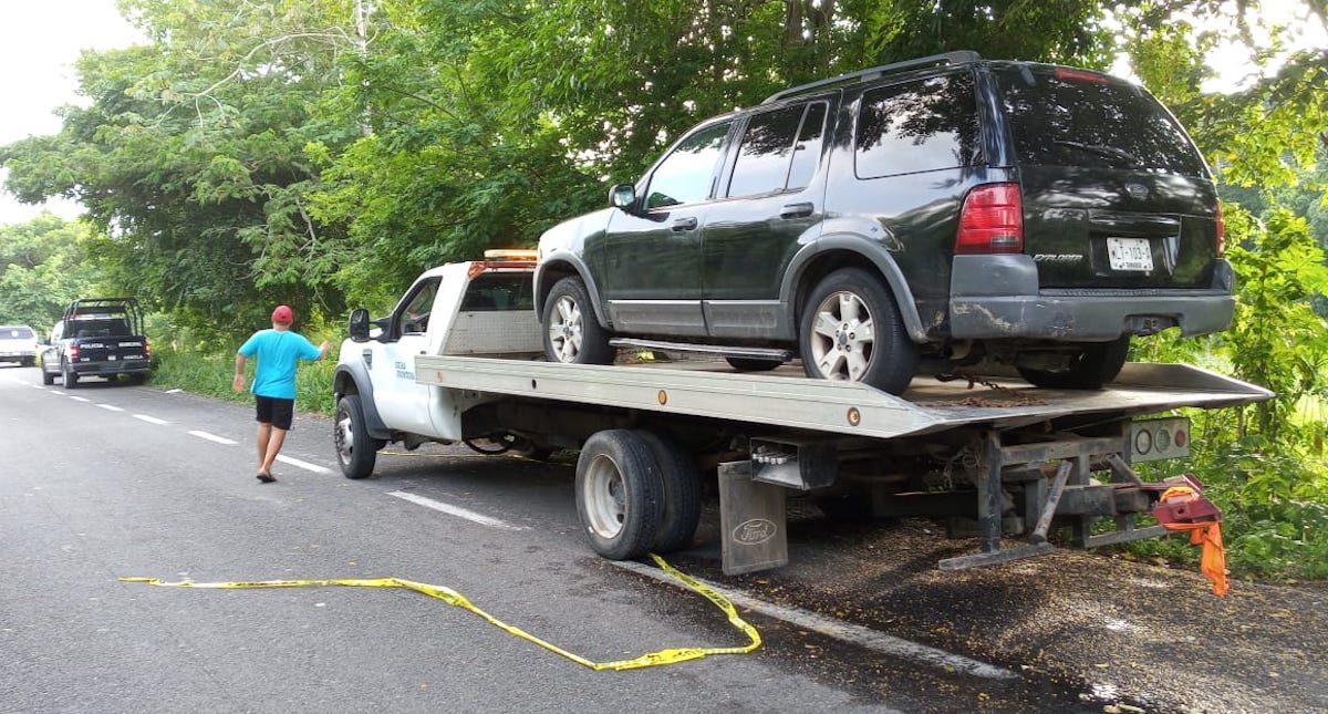 Hallan cinco ejecutados dentro de vehículo en Tabasco Hallan cinco ejecutados dentro de vehículo en Tabasco