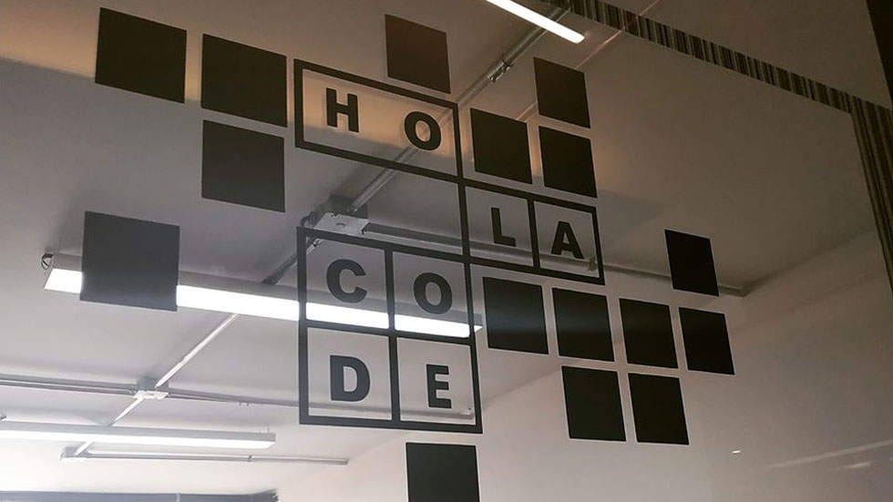 Escuela de programación da nueva vida a migrantes que retornan a México