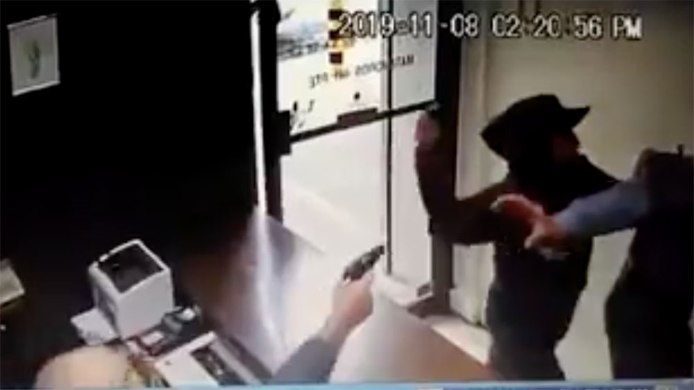 #Video Abaten a delincuente durante asalto a negocio en Monterrey