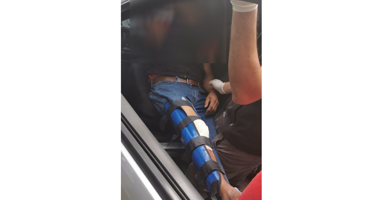 Movilización policiaca en estacionamiento del Tec de Monterrey campus Santa Fe; hay un herido - hombre-herido-tec