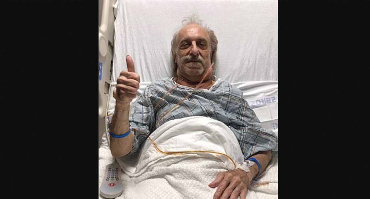 Extraen tumor del tamaño de un melón de cuello de hombre en EE.UU. - hombre-tumor