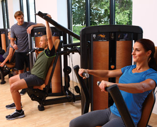 Seis beneficios que otorgan las máquinas de fuerza - img-4396