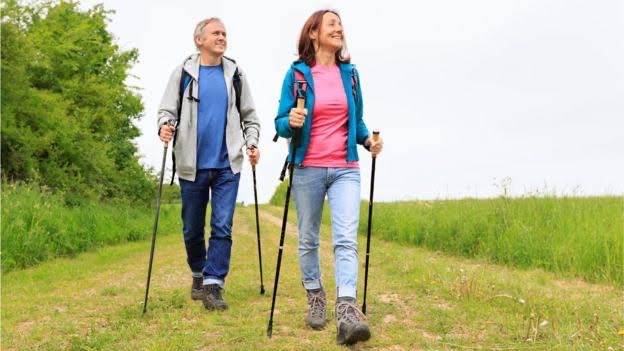 Quema calorías con la caminata nórdica - img-4593