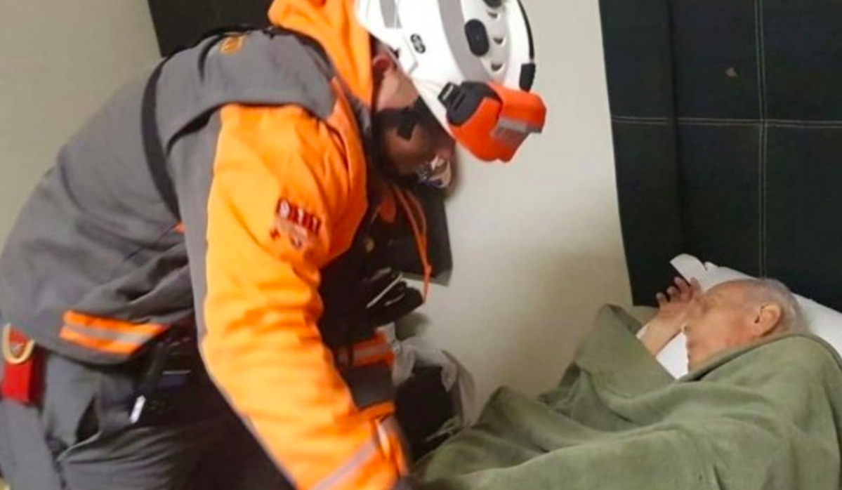 Incendio en ofrenda consume habitación de asilo en Nuevo León