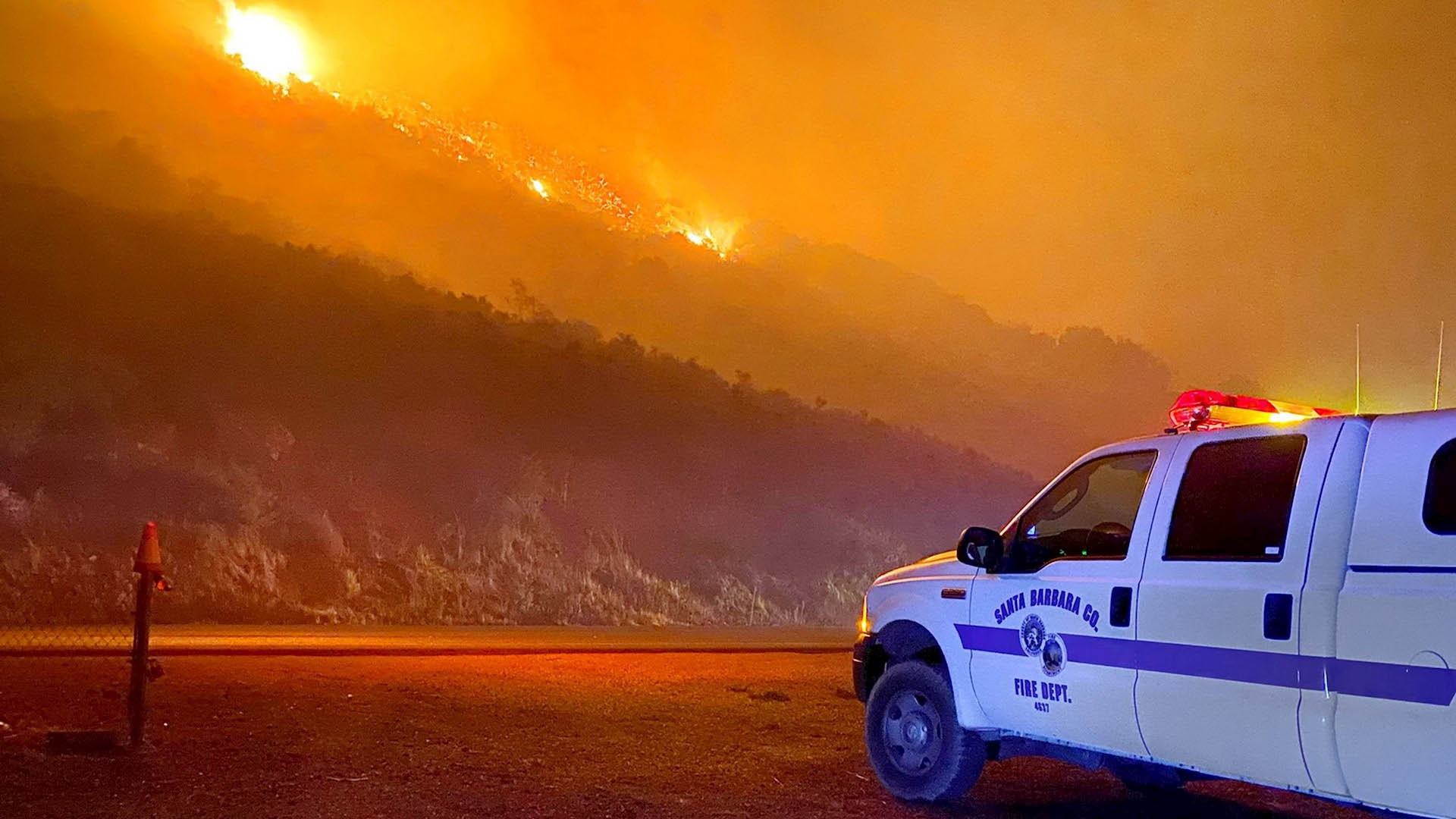 Incendios y sequía ligados a emisores de carbono afectan desproporcionadamente a hispanos Incendios y sequía ligados a emisores de carbono afectan desproporcionadamente a hispanos