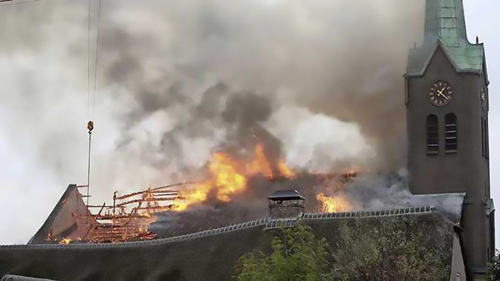 Incendio destruye iglesia de 1877 en Holanda