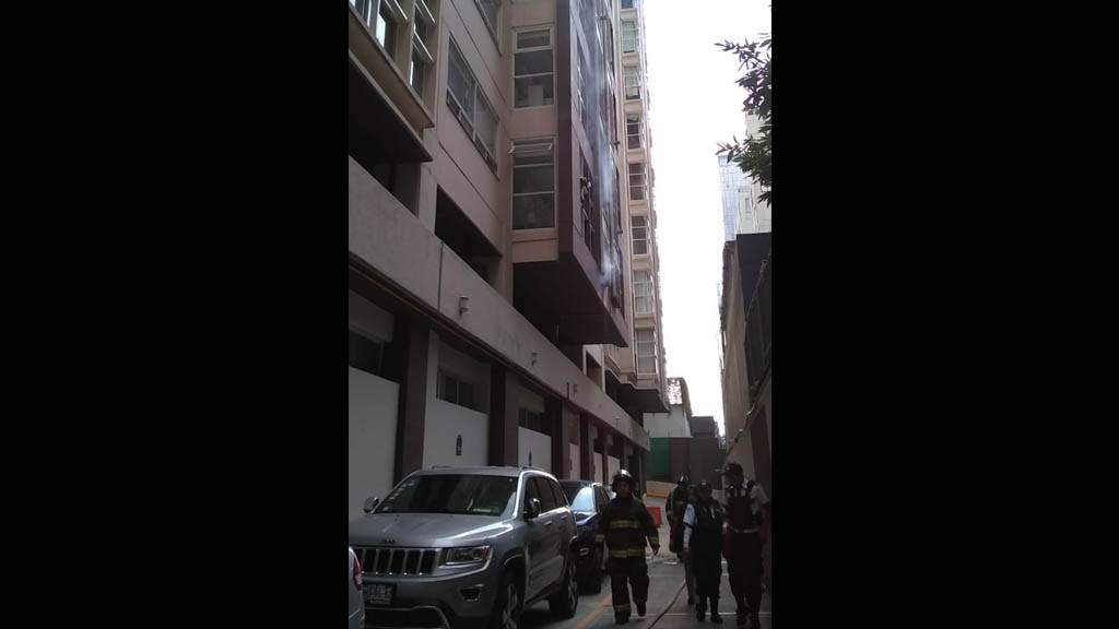 Controlan incendio en departamento de la Miguel Hidalgo