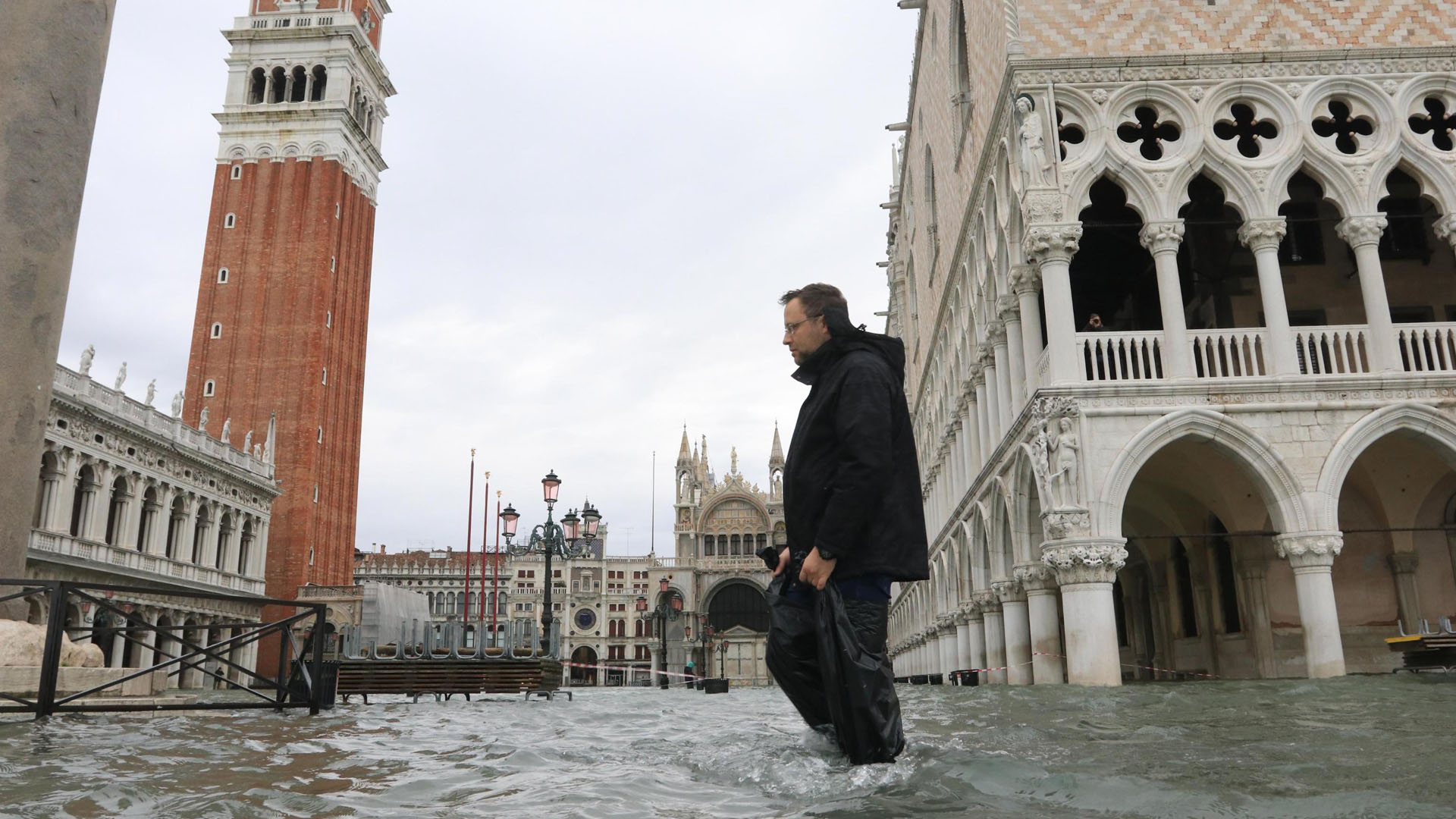 Venecia se prepara para nueva inundación y pide ayuda a Europa - inundacion-en-venecia-italia
