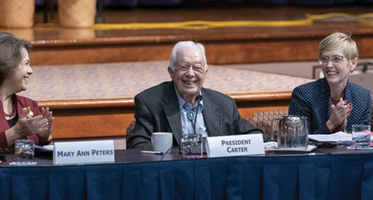 Jimmy Carter se recupera tras cirugía cerebral