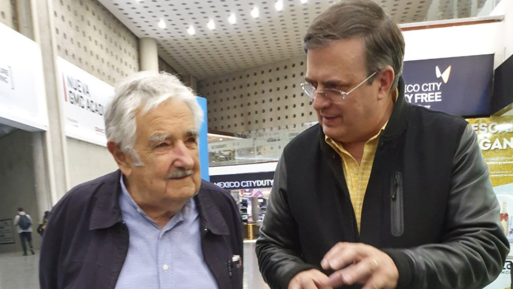 Marcelo Ebrard recibió al expresidente uruguayo José Mujica