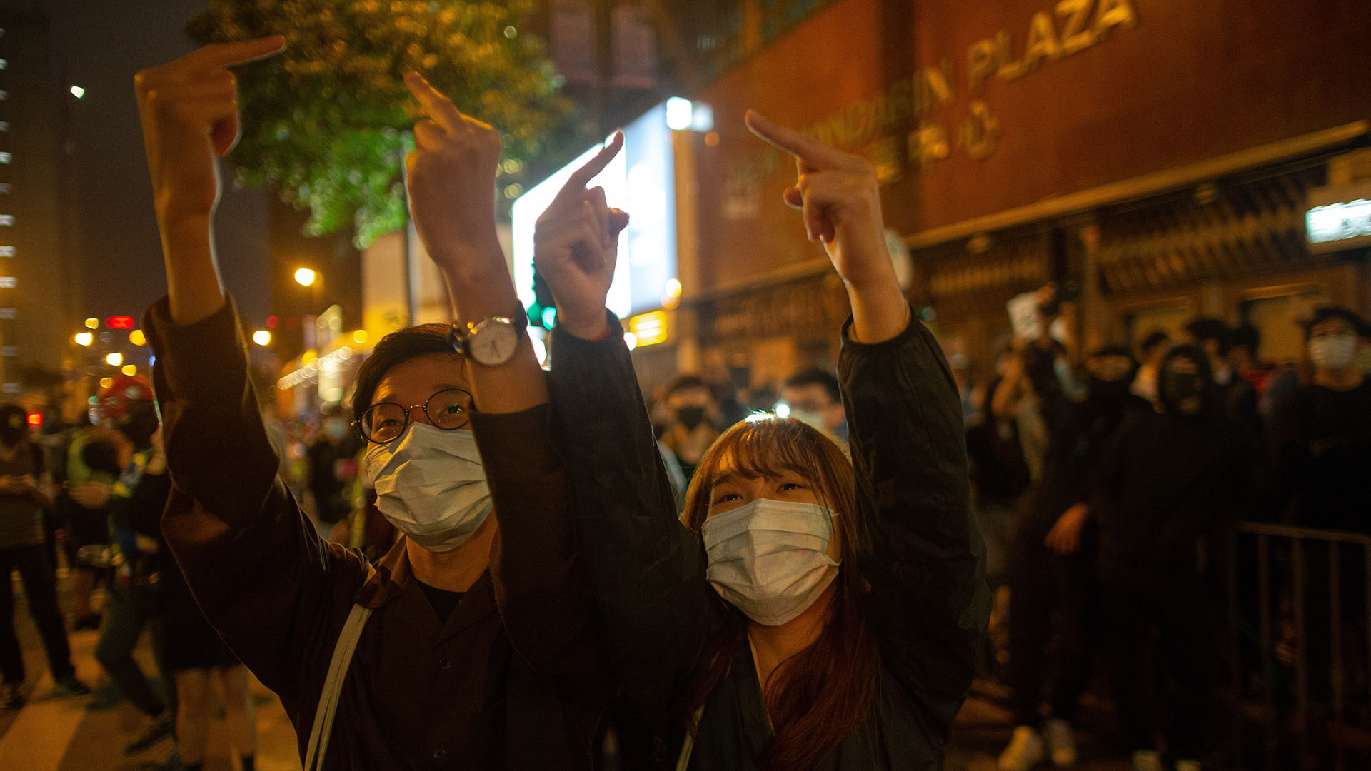 Trump suscribe leyes de apoyo a protestas en Hong Kong - jovenes-de-hong-kong-en-manifestacion