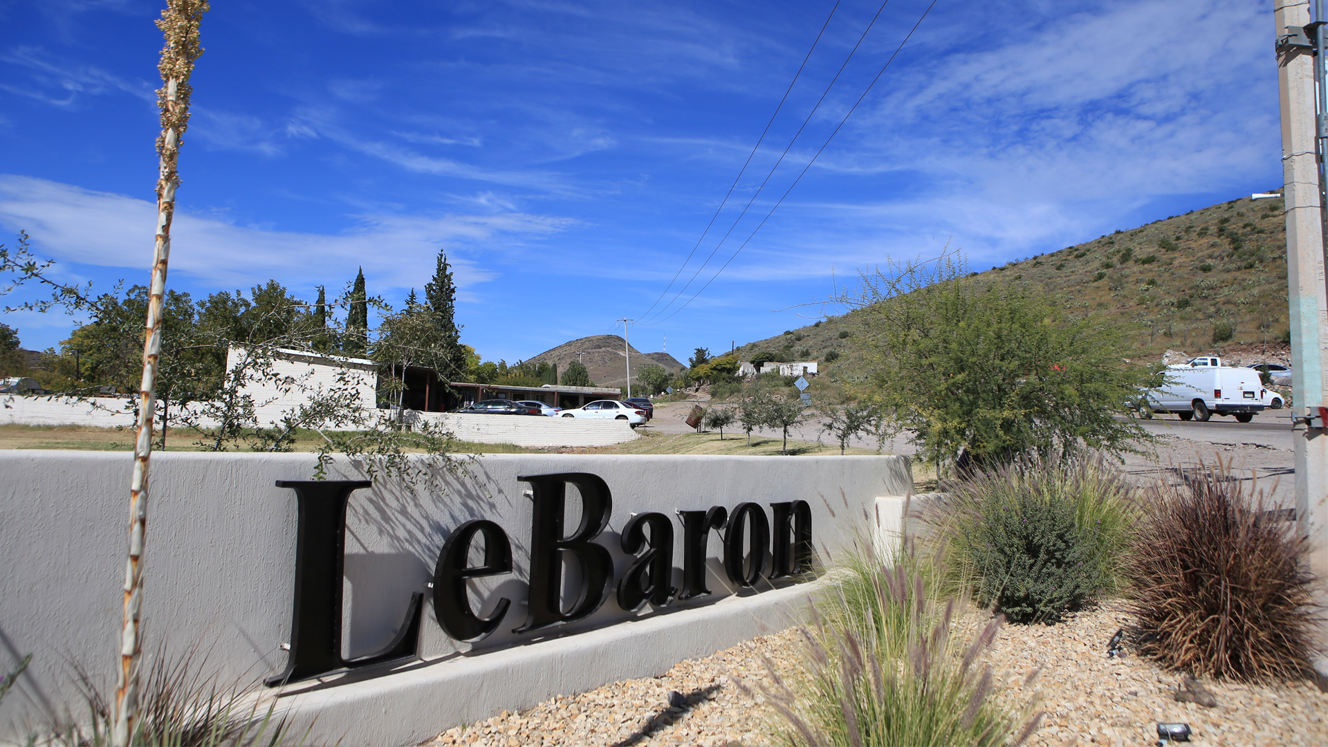 Alex LeBarón califica masacre de familiares como “terrorismo criminal”