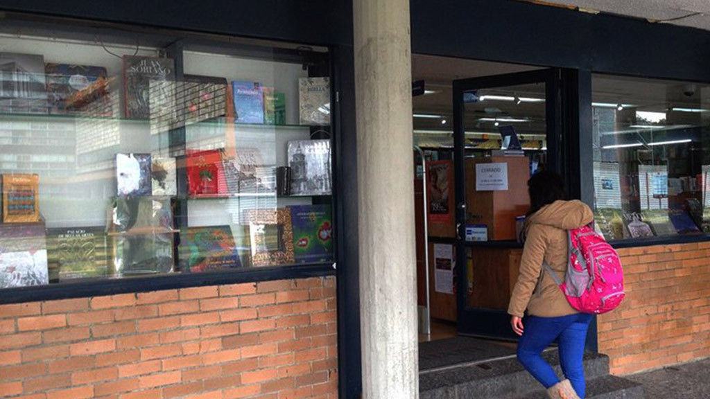 UNAM reabre librería vandalizada a un costado de Rectoría