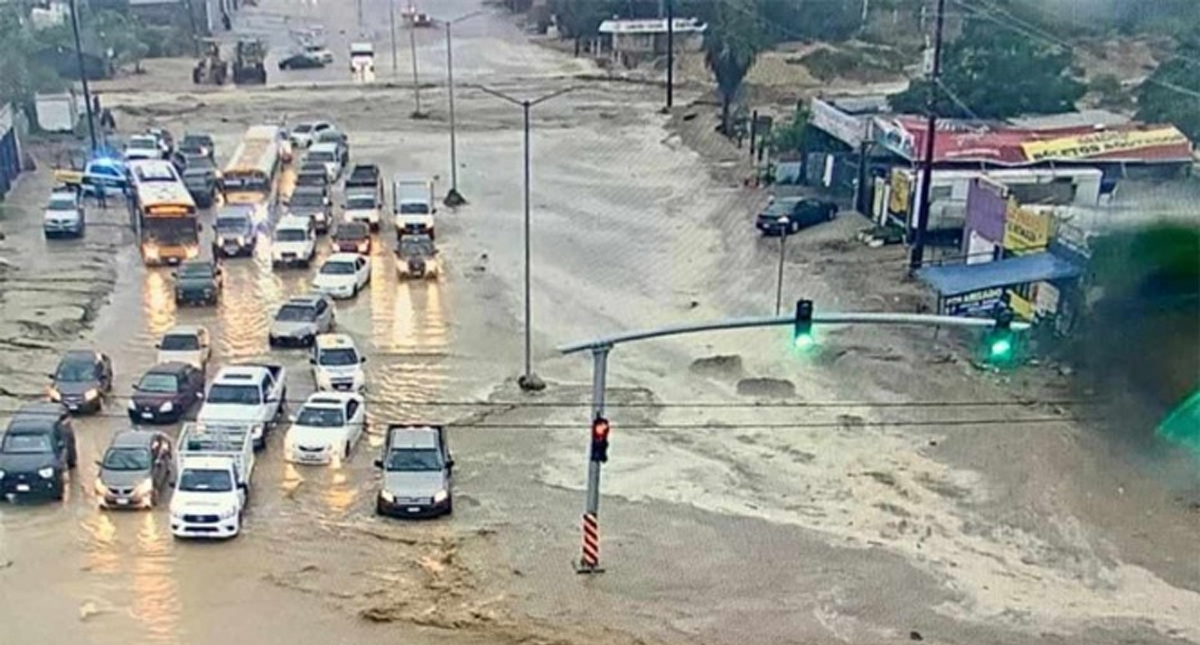 Intensas lluvias por frente frío 18 inundan localidades de Baja California Sur