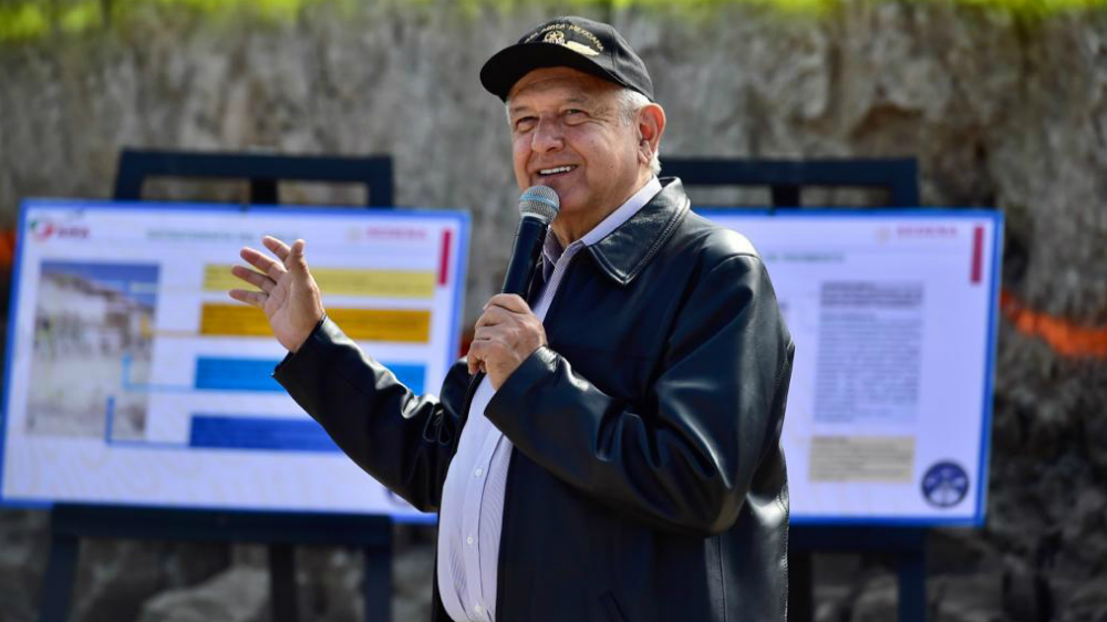 AMLO confirma compra de acciones del aeropuerto de Toluca