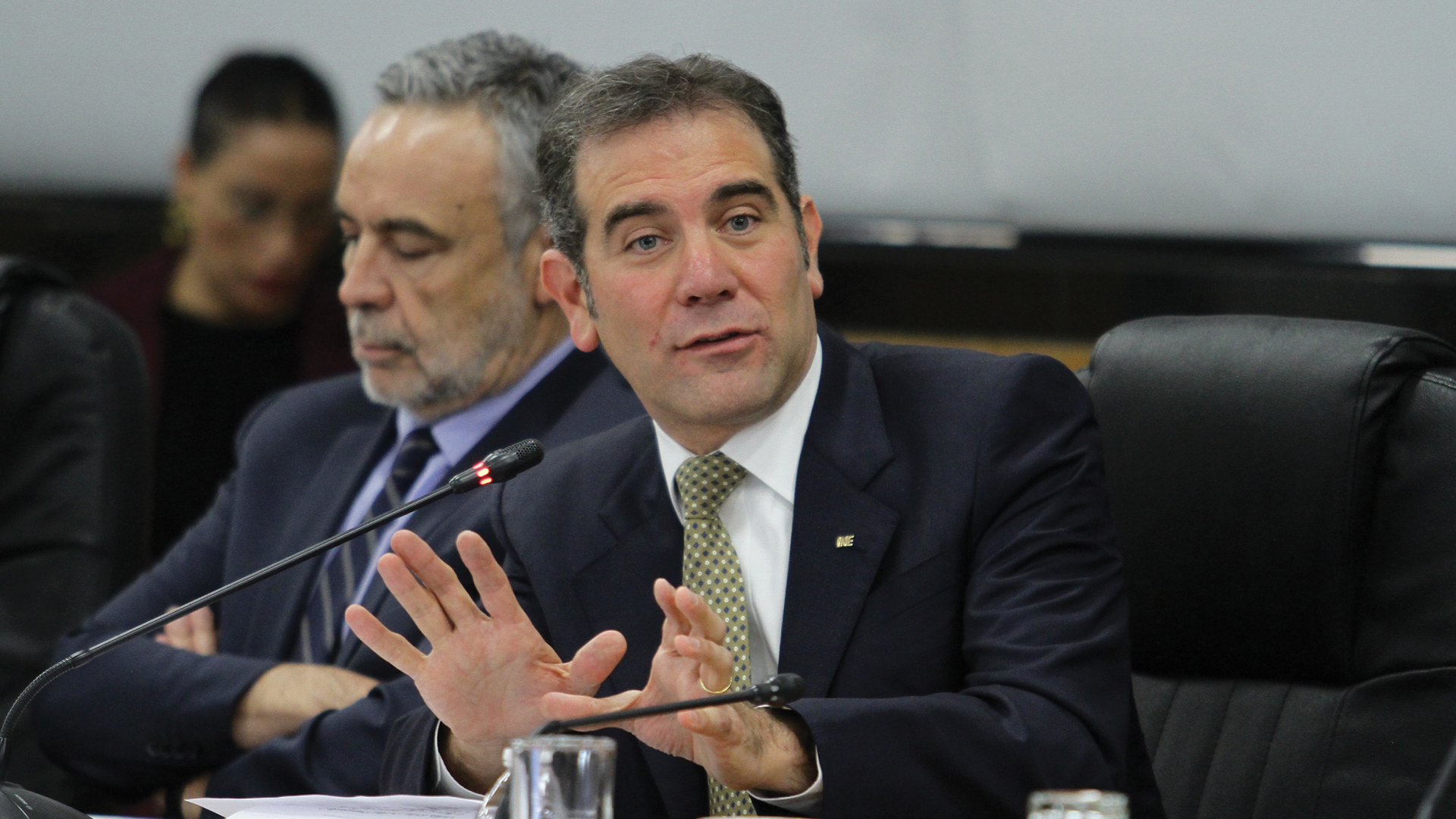 Lorenzo Córdova lamenta expresiones del embajador Alberto Barranco sobre el INE