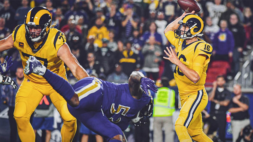 Ravens aplastan a Rams en Los Ángeles