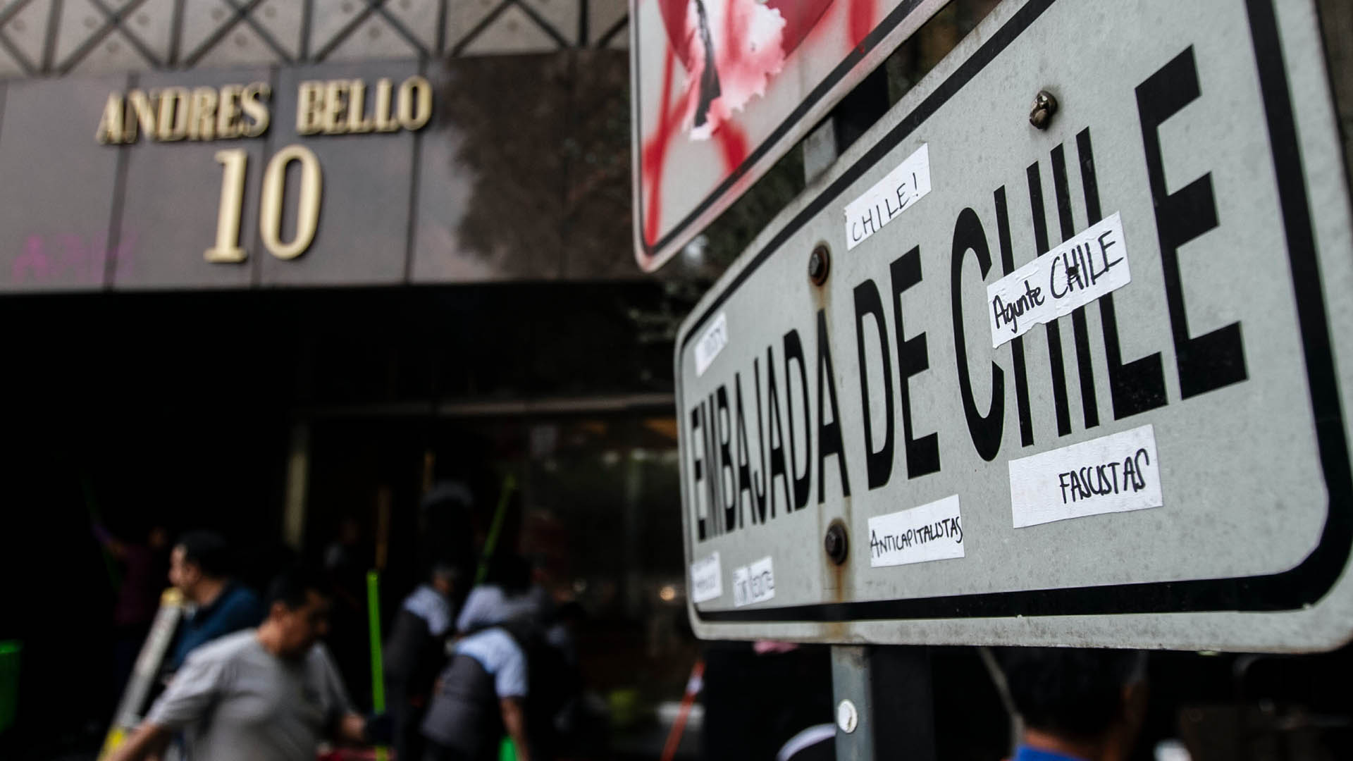 Marchan sobre Reforma en apoyo a Chile