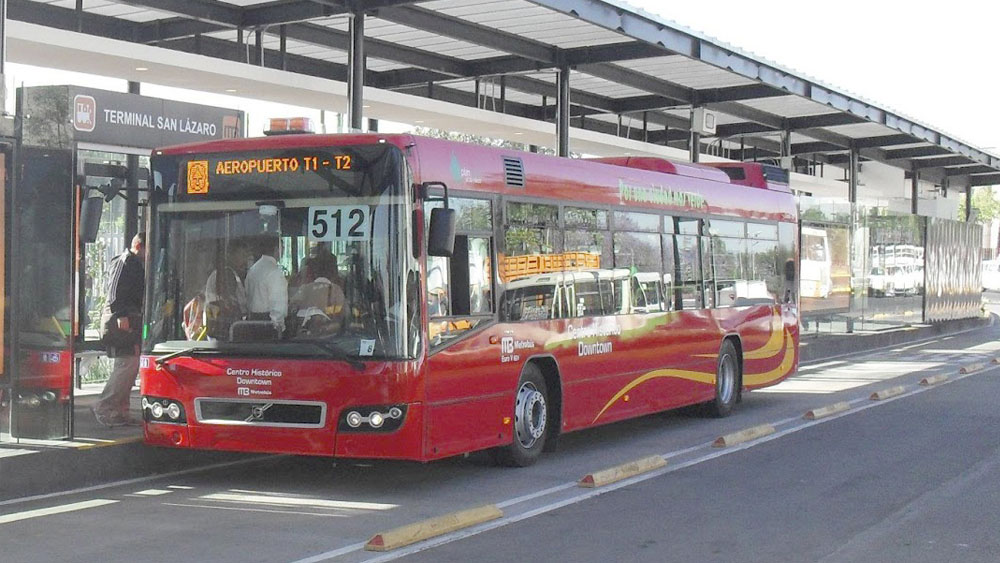 Cierran estación San Lázaro del Metrobús por manifestantes Cierran estación San Lázaro del Metrobús por manifestantes