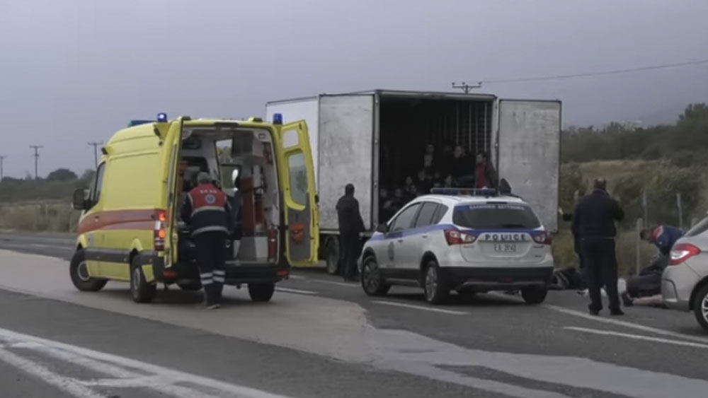 Rescatan a 41 migrantes en Grecia