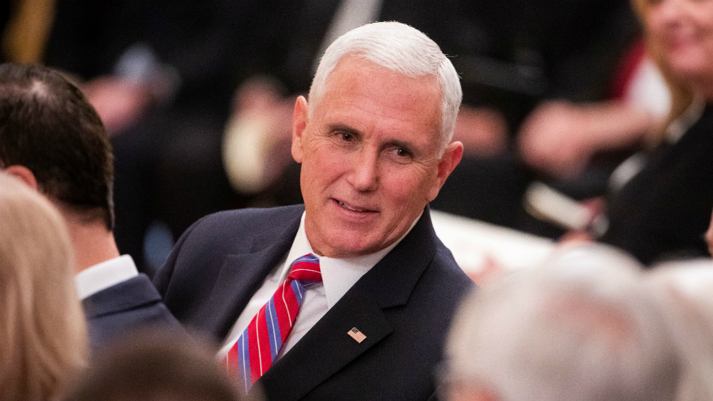 FBI registra la casa de Mike Pence en busca de documentos clasificados FBI registra la casa de Mike Pence en busca de documentos clasificados