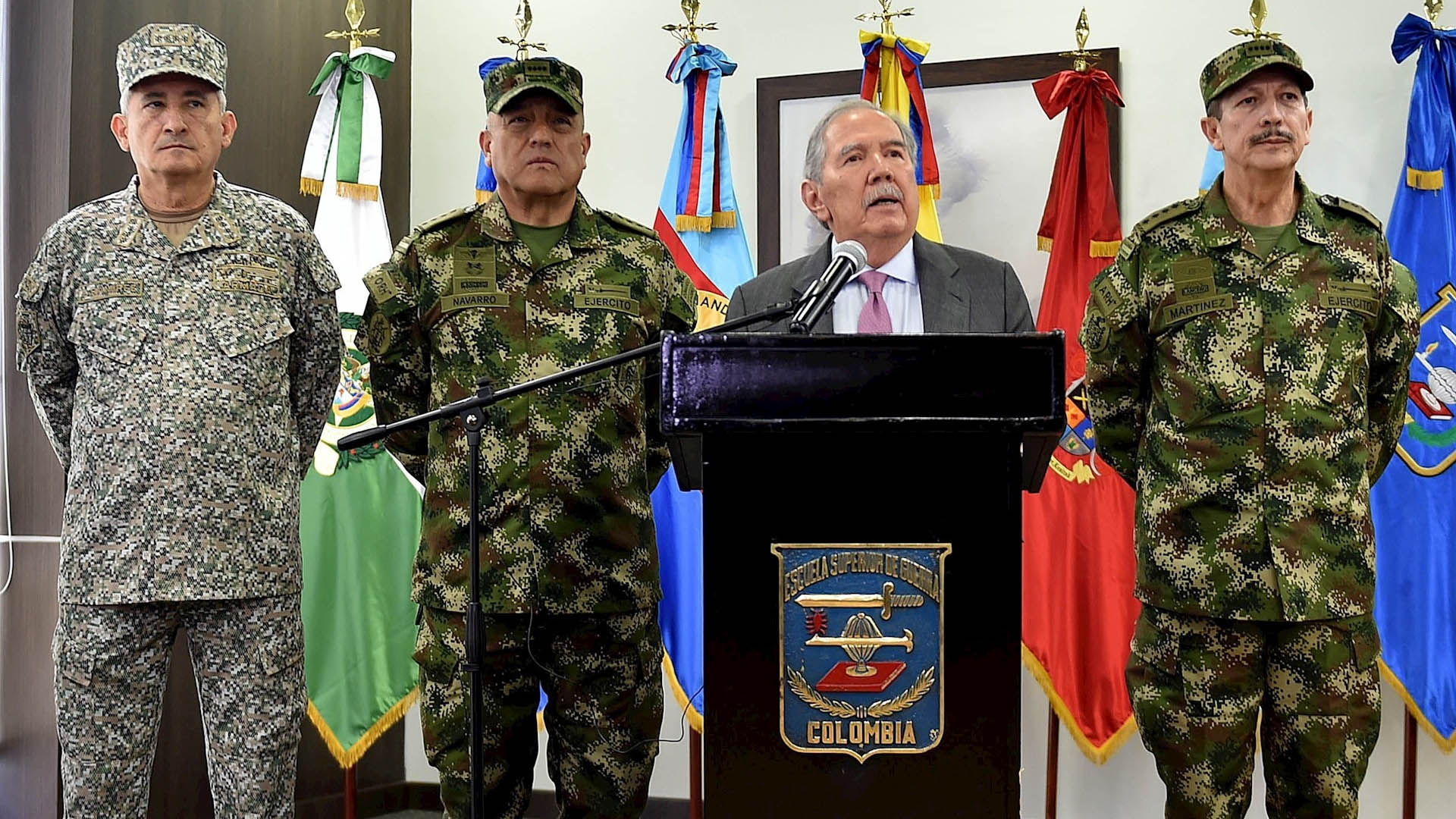 Renuncia ministro de Defensa de Colombia tras escándalo por muerte de menores
