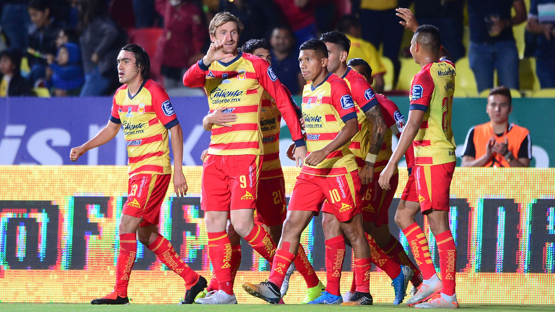 Monarcas vence 3-2 al Puebla y está muy cerca de la Liguilla - morelia-puebla-partido-liga-mx