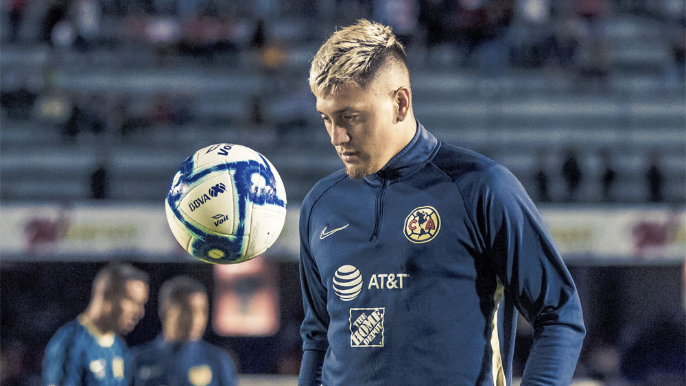 Nicolás Castillo causa baja de la selección de Chile por desgarre